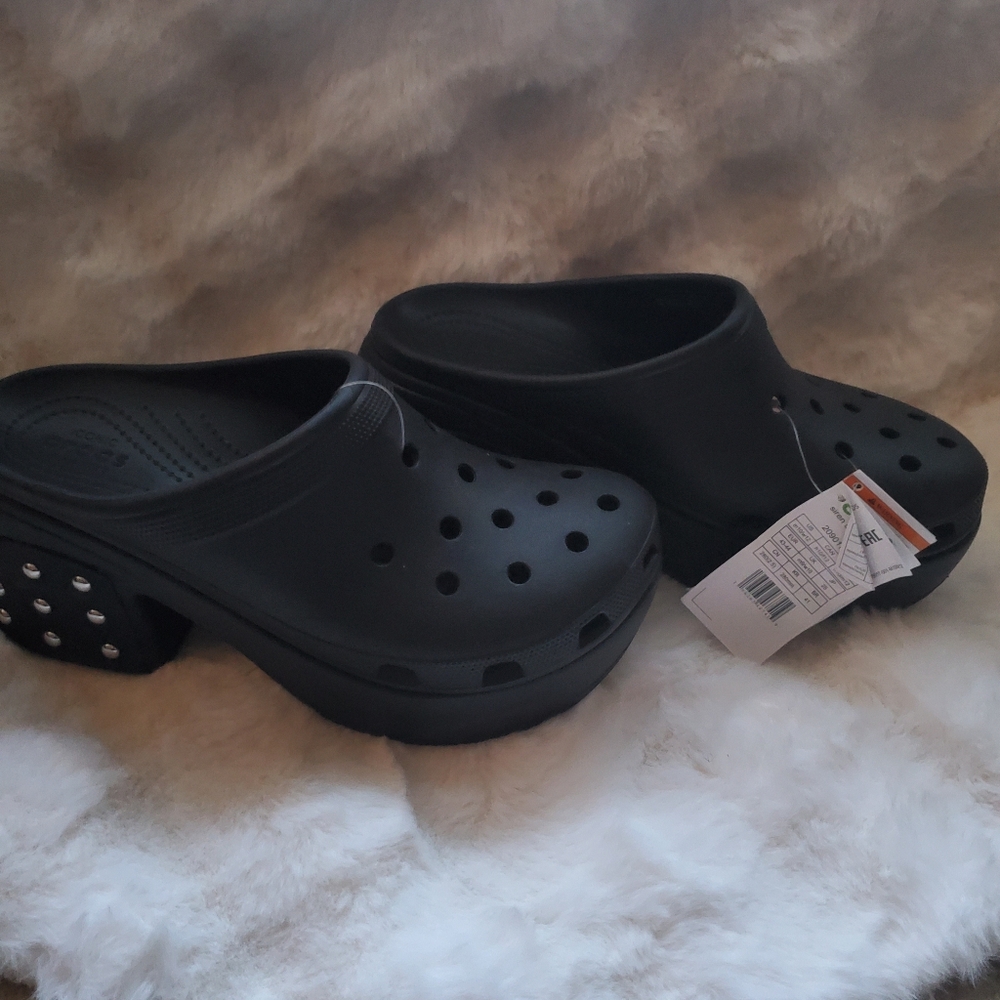 Stylish Black Clogs